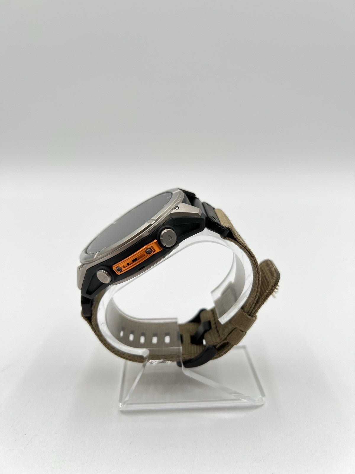 Garmin fenix 8 (51mm) AMOLED Sapphire Multisport GPS Smartwatch Titanium Bundle